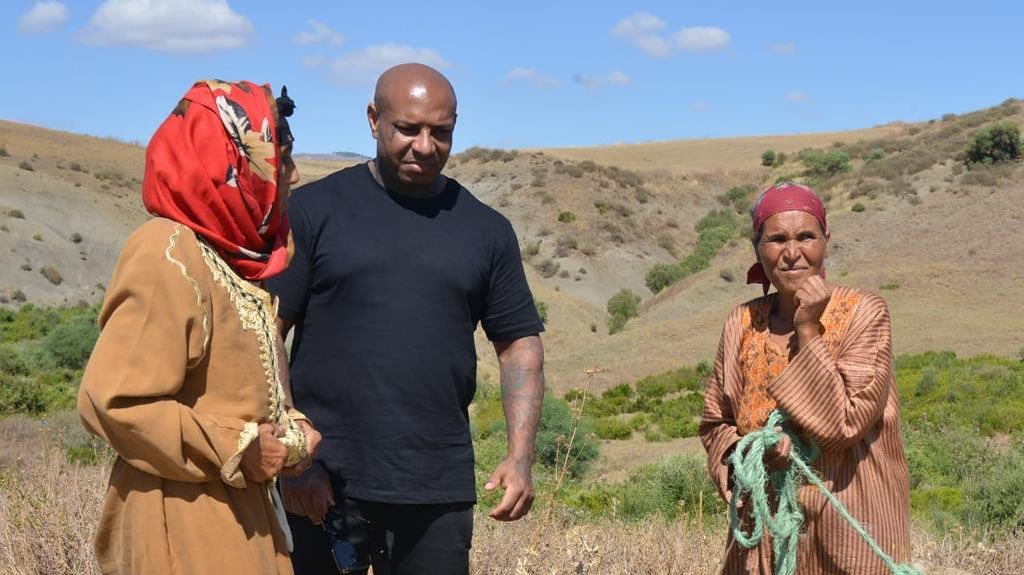 Karim avec la communauté