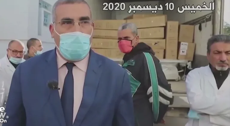 Karim Gharbi en visite à l'hôpital régional de Kasserine